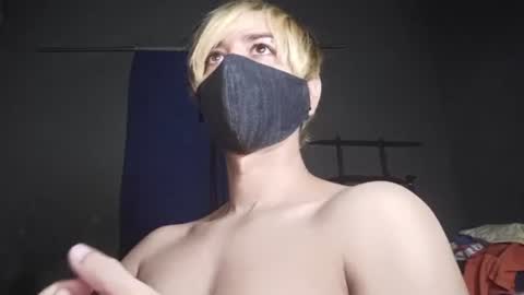 Snapshot of axel_rogue chatting on July 8, 2026, 6:40 am Axel online show from July 8, 2026, 6:40 am