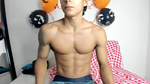 axel_rosse2 online show from October 23, 2025, 10:08 pm
