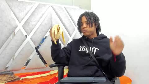 Snapshot of axel_silva3 chatting on March 7, 2025, 12:34 pm AXEL SILVA online show from March 7, 2025, 12:34 pm