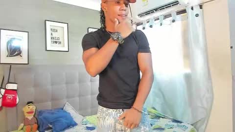 Snapshot of axel_silva3 chatting on September 30, 2025, 12:32 pm AXEL SILVA online show from September 30, 2025, 12:32 pm