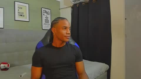 Snapshot of axel_silva3 chatting on October 10, 2025, 12:26 pm AXEL SILVA online show from October 10, 2025, 12:26 pm