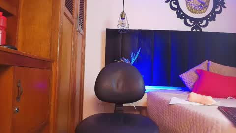     online show from September 29, 2025, 8:13 pm
