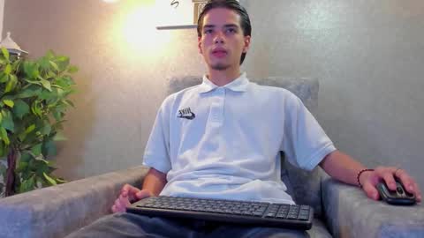 Snapshot of axel_wiliams chatting on January 15, 2026, 11:48 am axel online show from January 15, 2026, 11:48 am