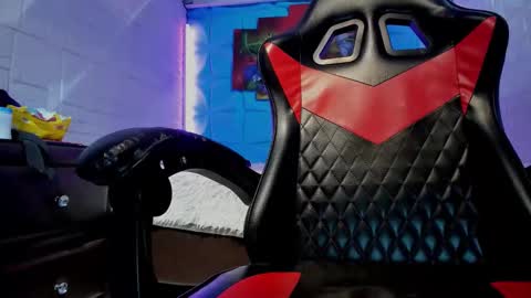 Axell Cross2 online show from February 10, 2026, 1:43 am