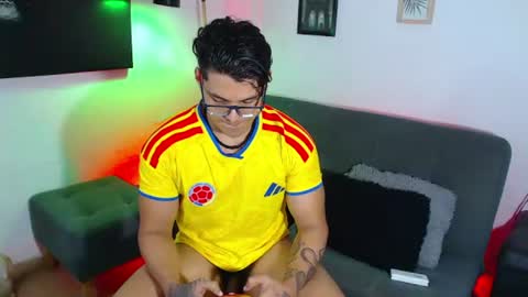axell online show from July 4, 2026, 1:23 am