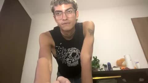 Snapshot of axellatino_ chatting on January 6, 2025, 5:41 am Axel online show from January 6, 2025, 5:41 am