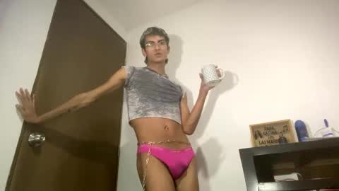 Snapshot of axellatino_ chatting on January 14, 2025, 1:36 am Axel online show from January 14, 2025, 1:36 am