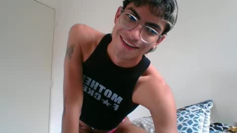 Snapshot of axellatino_ chatting on February 9, 2025, 10:00 pm Axel online show from February 9, 2025, 10:00 pm