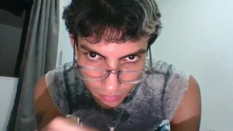 Snapshot of axellatino_ chatting on February 14, 2025, 2:07 am Axel online show from February 14, 2025, 2:07 am