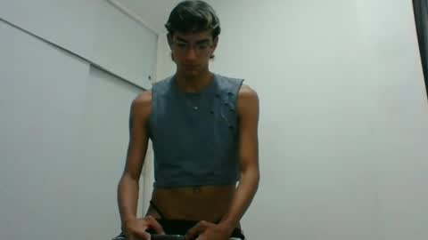 Snapshot of axellatino_ chatting on February 18, 2025, 2:49 am Axel online show from February 18, 2025, 2:49 am