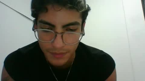 Snapshot of axellatino_ chatting on February 27, 2025, 11:15 pm Axel online show from February 27, 2025, 11:15 pm