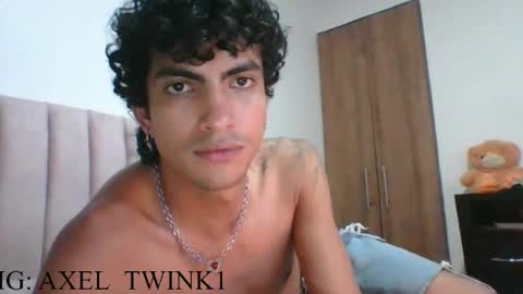 Snapshot of axellatino_ chatting on September 25, 2025, 12:36 am Axel online show from September 25, 2025, 12:36 am