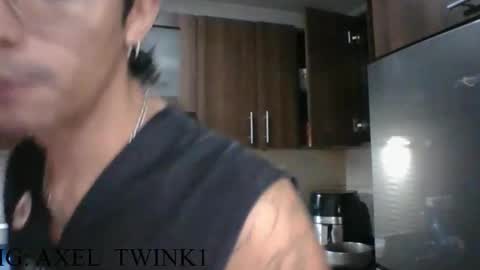 Snapshot of axellatino_ chatting on October 7, 2025, 12:08 am Axel online show from October 7, 2025, 12:08 am