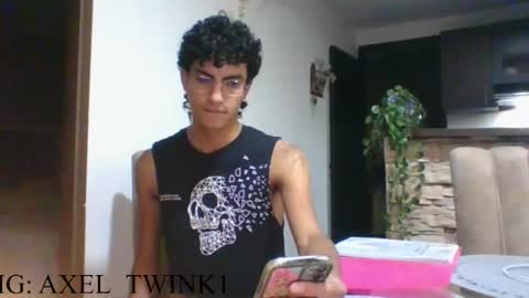 Snapshot of axellatino_ chatting on October 20, 2025, 1:39 am Axel online show from October 20, 2025, 1:39 am