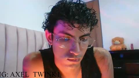 Snapshot of axellatino_ chatting on November 5, 2025, 11:38 pm Axel online show from November 5, 2025, 11:38 pm