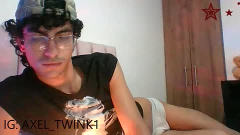 Snapshot of axellatino_ chatting on December 16, 2025, 5:12 am Axel online show from December 16, 2025, 5:12 am