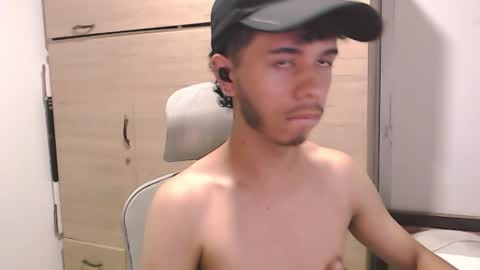 Snapshot of axelldark chatting on March 3, 2026, 7:20 pm axelldark online show from March 3, 2026, 7:20 pm