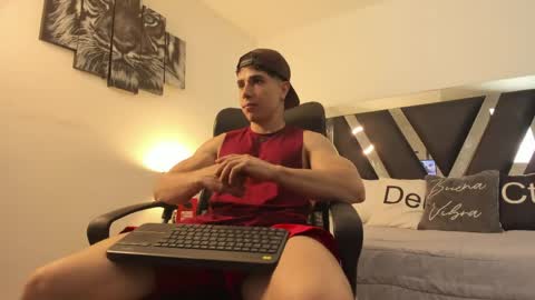 Snapshot of axelmartinezz chatting on April 4, 2026, 9:56 pm axelmartinezz online show from April 4, 2026, 9:56 pm