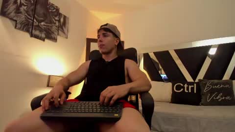 Snapshot of axelmartinezz chatting on June 18, 2026, 10:25 pm axelmartinezz online show from June 18, 2026, 10:25 pm