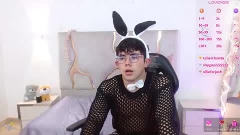 Snapshot of axelnoir_tay chatting on May 27, 2026, 1:57 am axelnoir_tay online show from May 27, 2026, 1:57 am