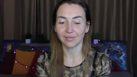 Jully online show from February 22, 2025, 2:52 pm