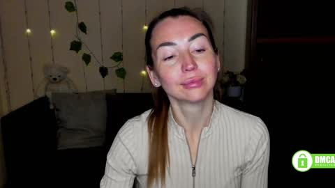 Jully online show from February 24, 2025, 9:43 am