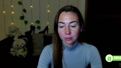 Jully online show from March 6, 2025, 6:26 pm