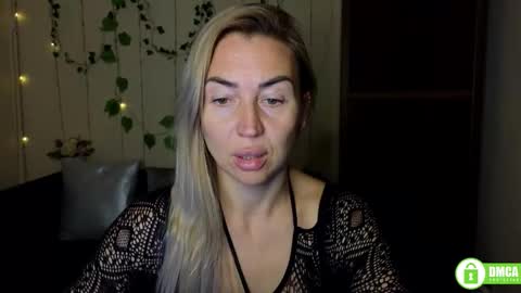 Jully online show from September 28, 2025, 5:29 pm