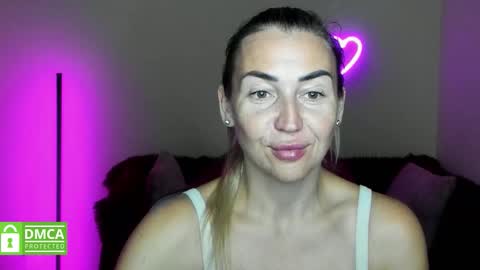 Jully online show from October 15, 2025, 5:35 pm