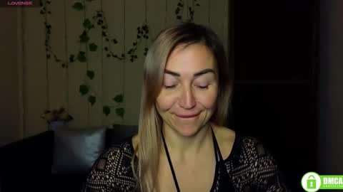 Jully online show from January 9, 2026, 6:31 pm