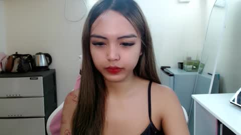 ayalvrs18 online show from September 10, 2025, 7:19 am