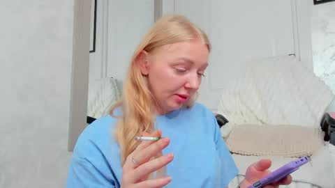 Snapshot of ayaye_ chatting on June 7, 2026, 6:39 am SundyRose online show from June 7, 2026, 6:39 am
