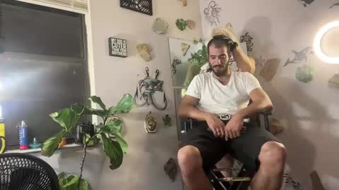 Snapshot of ayeboyyy92 chatting on February 24, 2025, 7:11 am Erinn online show from February 24, 2025, 7:11 am