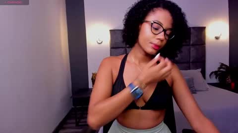 Ayleen online show from February 19, 2025, 12:33 pm