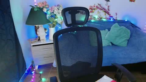 Aylin online show from March 22, 2026, 12:08 pm