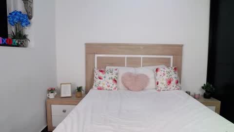 Aylin Ross online show from September 17, 2025, 5:25 pm