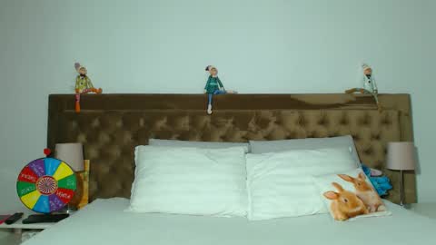 Aylin online show from November 17, 2025, 4:40 am