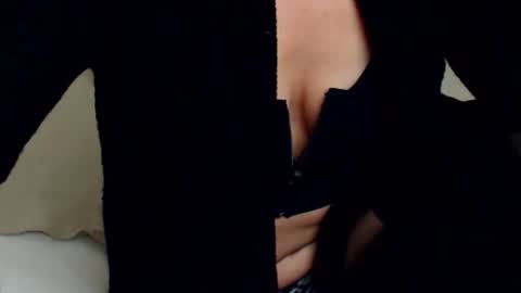 aylynrichard online show from October 16, 2025, 5:08 am