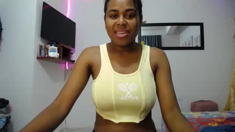 Snapshot of aynaraross1 chatting on February 24, 2025, 4:27 am aynaraross1 online show from February 24, 2025, 4:27 am