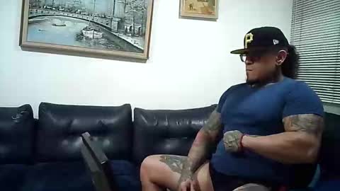 Ayrton naffah2 online show from September 29, 2025, 4:06 am