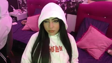 Snapshot of aysel_27 chatting on November 18, 2025, 11:37 pm Aysel online show from November 18, 2025, 11:37 pm