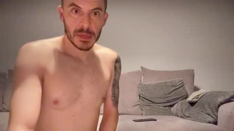 Snapshot of aysha1214 chatting on February 15, 2026, 2:08 am HotwifeAysha online show from February 15, 2026, 2:08 am