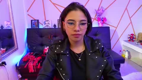 sofia online show from December 14, 2025, 11:42 pm