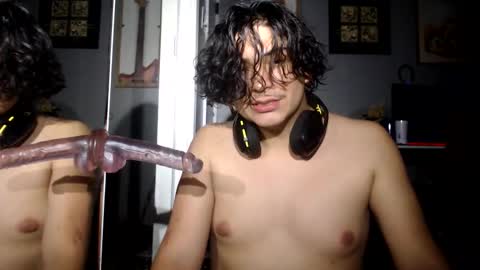 azazel_star online show from December 19, 2025, 4:08 am