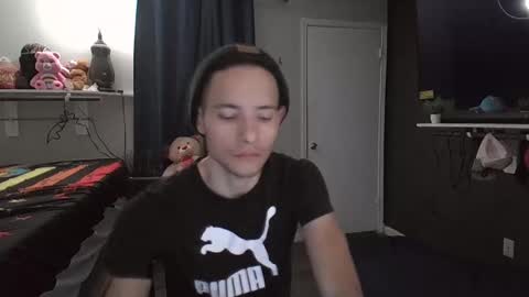 azell19 online show from January 11, 2025, 2:09 am