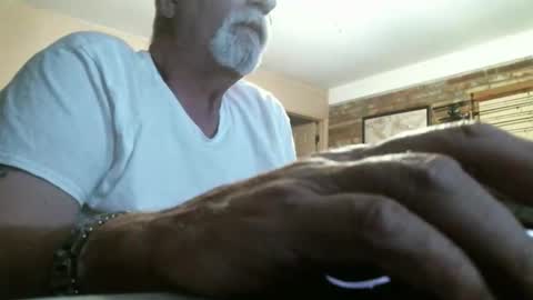 Snapshot of azjohnny chatting on March 20, 2026, 3:44 am azjohnny online show from March 20, 2026, 3:44 am