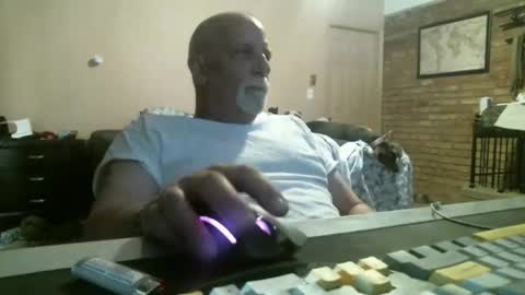 Snapshot of azjohnny chatting on April 4, 2026, 6:49 pm azjohnny online show from April 4, 2026, 6:49 pm