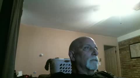 Snapshot of azjohnny chatting on April 5, 2026, 11:02 pm azjohnny online show from April 5, 2026, 11:02 pm