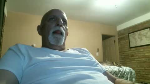 Snapshot of azjohnny chatting on April 7, 2026, 2:23 am azjohnny online show from April 7, 2026, 2:23 am