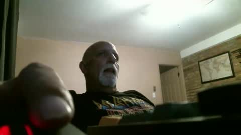 Snapshot of azjohnny chatting on April 8, 2026, 2:55 am azjohnny online show from April 8, 2026, 2:55 am